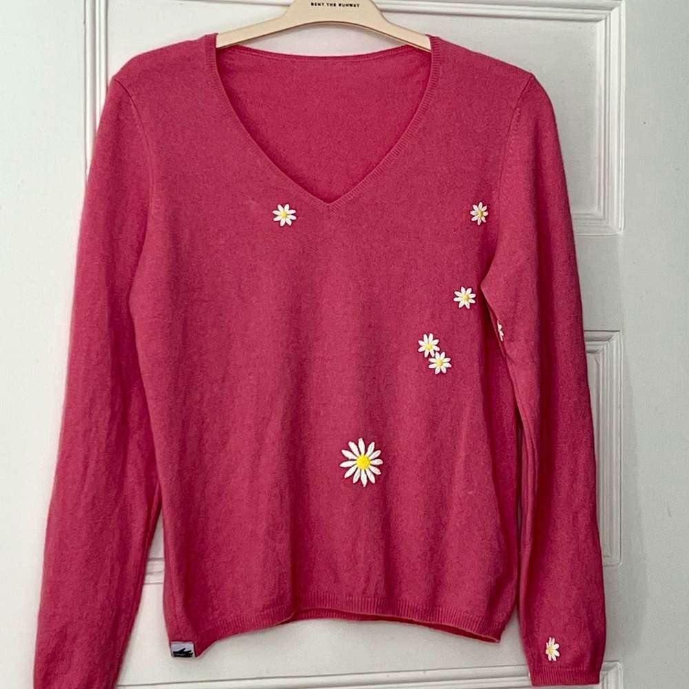 Renewist Cashmere Raspberry Pink DaisySweater – Upcycled  from Marblehead - Picture 3 of 4